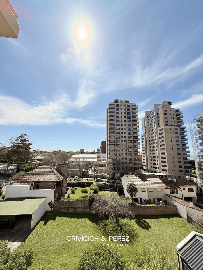Semipiso de 2 ambientes en Alquiler - Zona Playa Grande