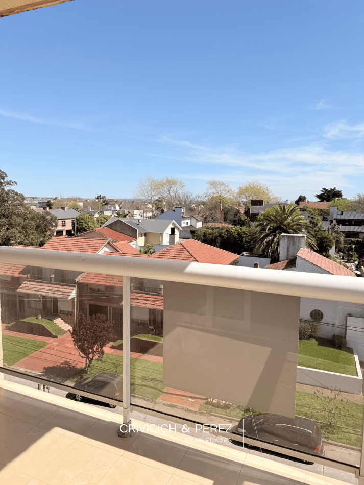 Semipiso de 2 ambientes en Alquiler - Zona Playa Grande