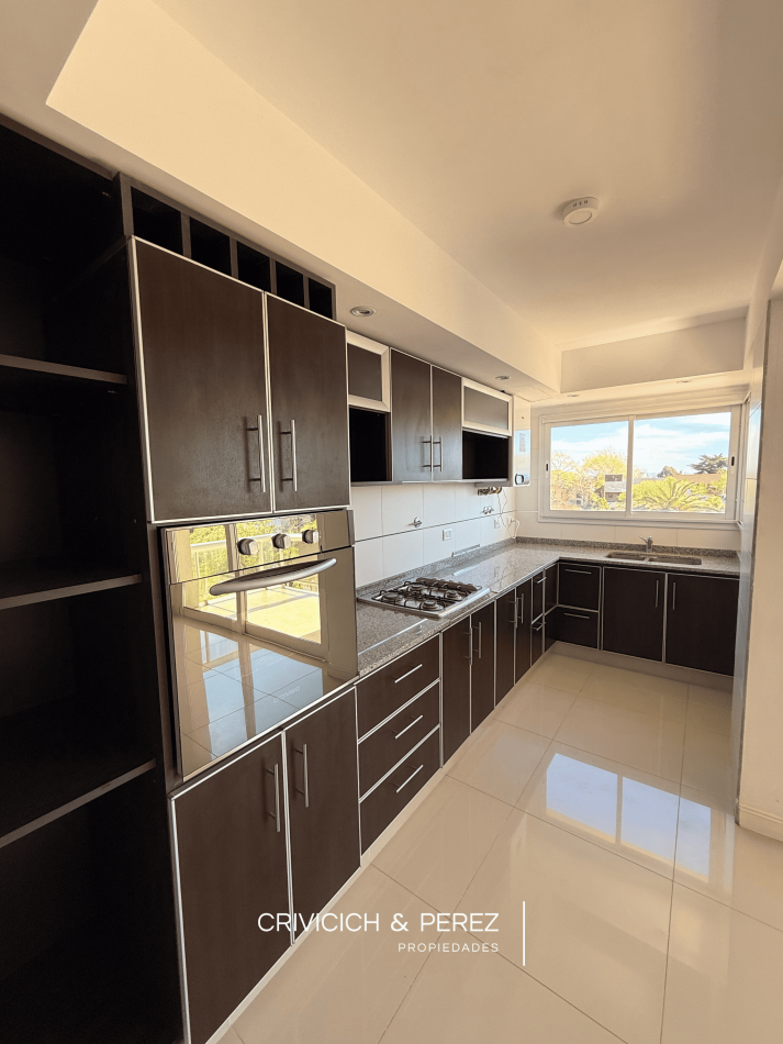 Semipiso de 2 ambientes en Alquiler - Zona Playa Grande