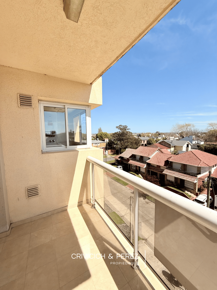 Semipiso de 2 ambientes en Alquiler - Zona Playa Grande