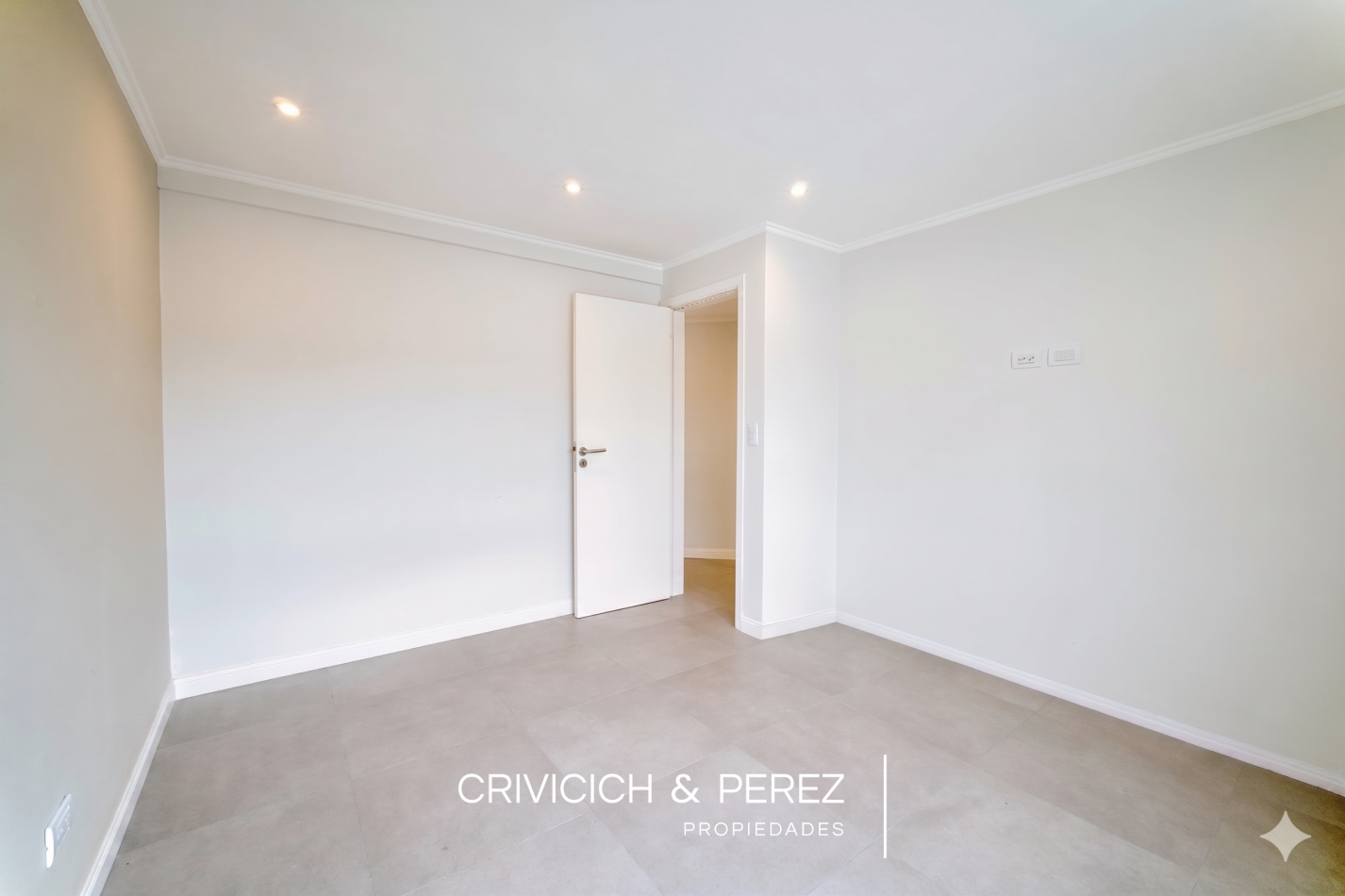 Semipiso en venta 2 ambientes con cochera 
