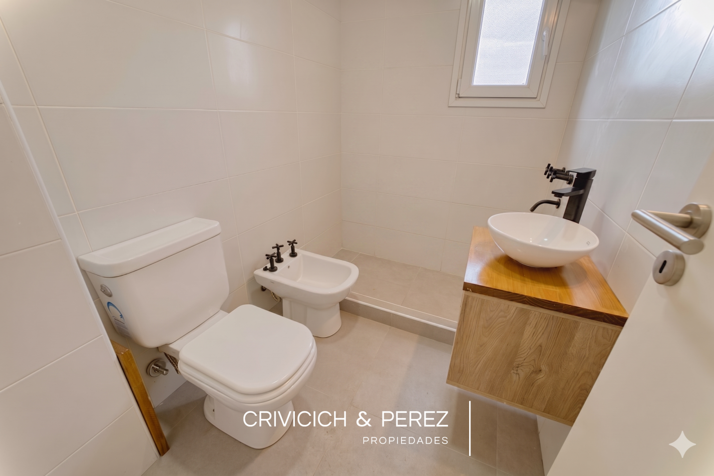 Semipiso en venta 2 ambientes con cochera 