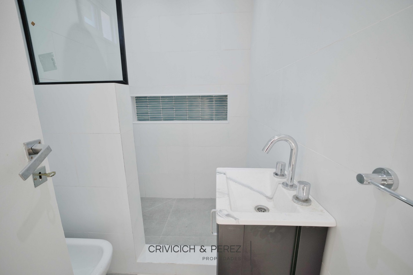 Triplex 4 ambientes a estrenar - San Jose 
