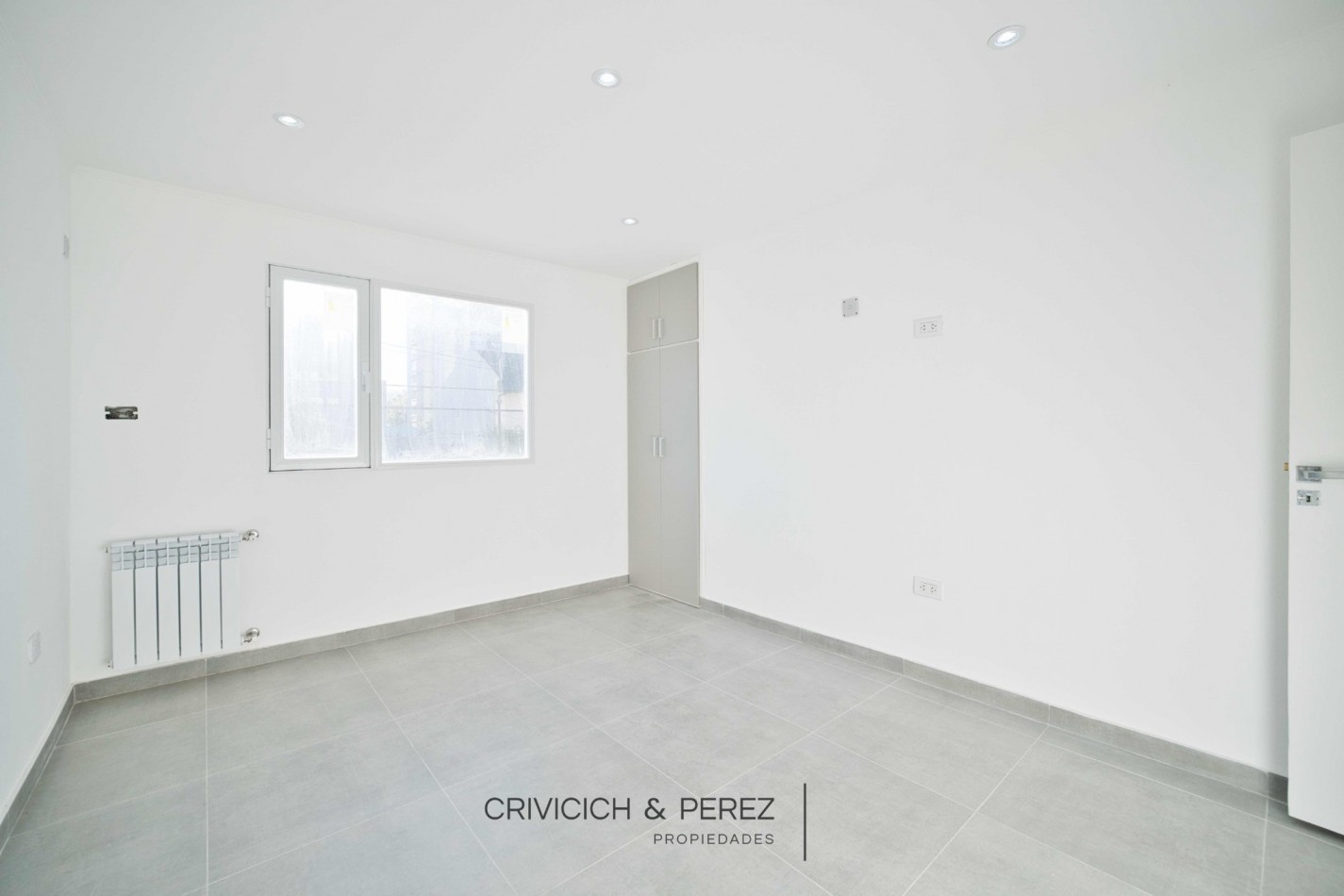 Triplex 4 ambientes a estrenar - San Jose 