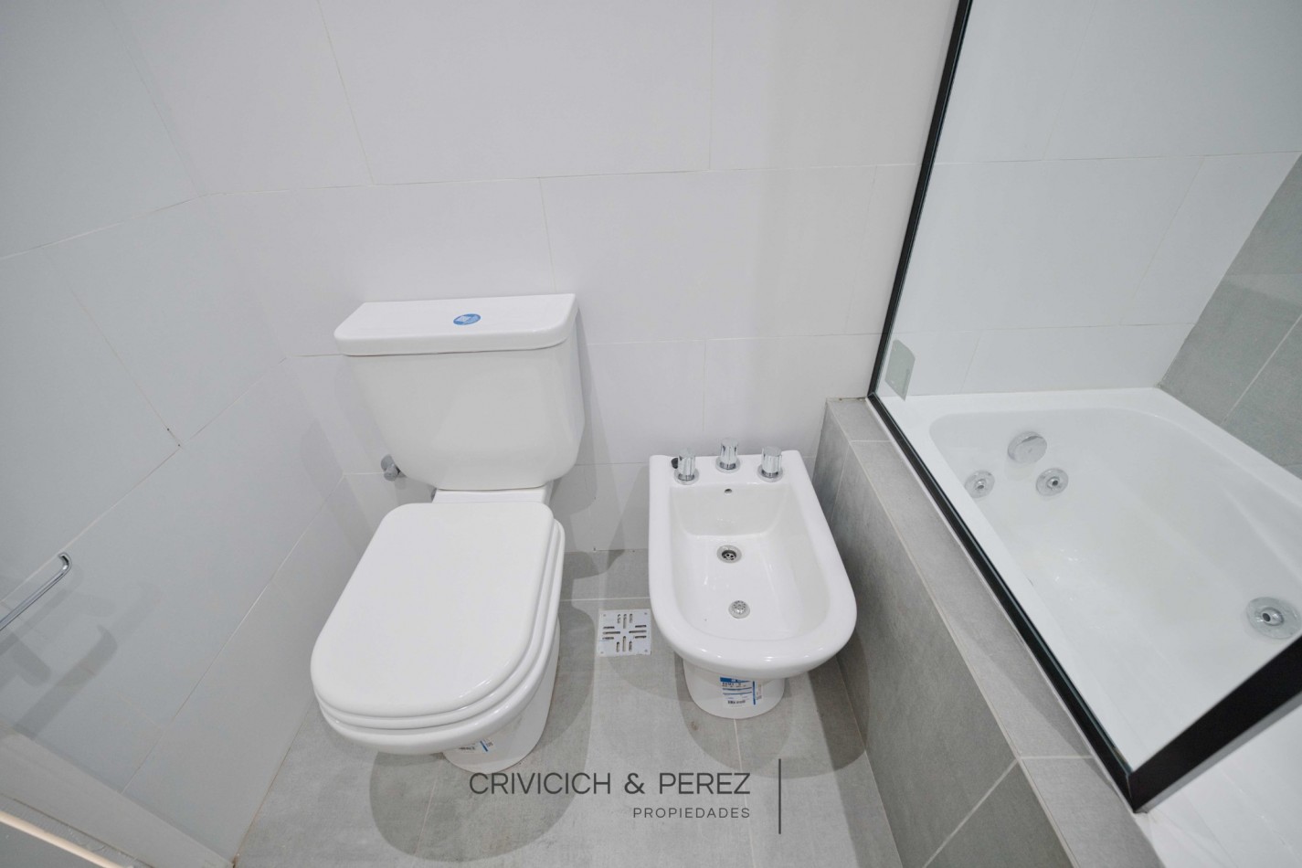 Triplex 4 ambientes a estrenar - San Jose 