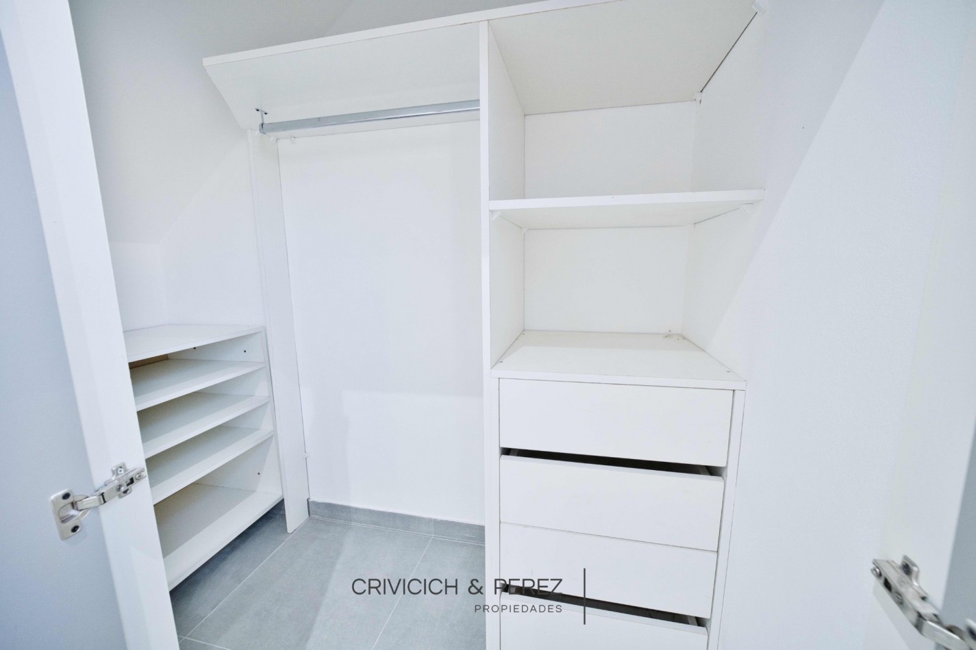 Triplex 4 ambientes a estrenar - San Jose 