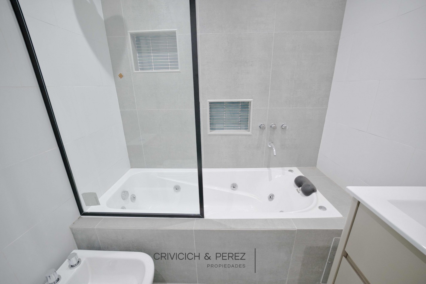 Triplex 4 ambientes a estrenar - San Jose 