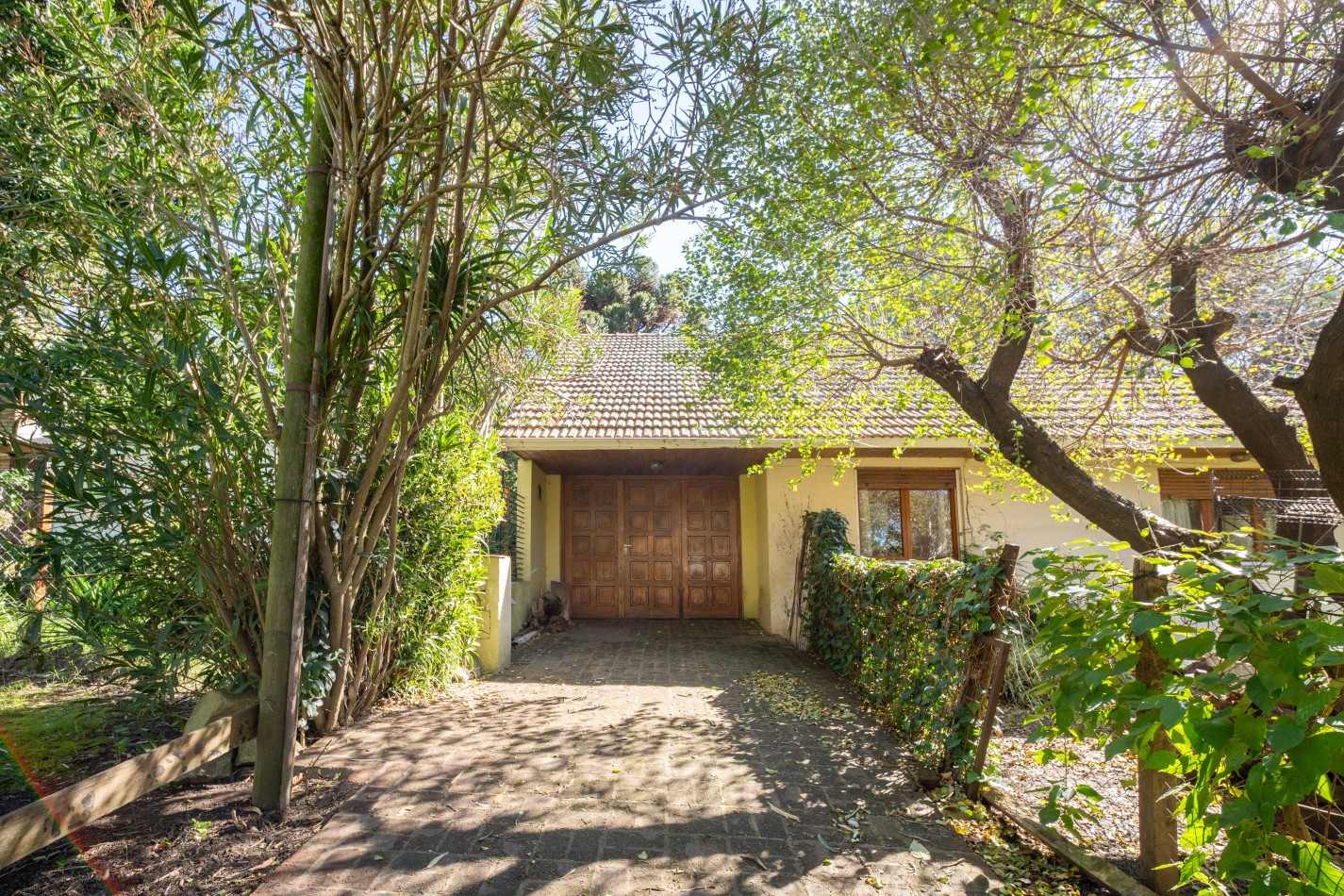 VENTA · CASA 4 AMBIENTES · BOSQUE PERALTA RAMOS 